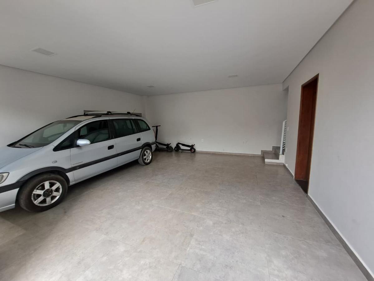 Casa, Centro, 4 Quartos, 3 Vagas, 1 Suíte