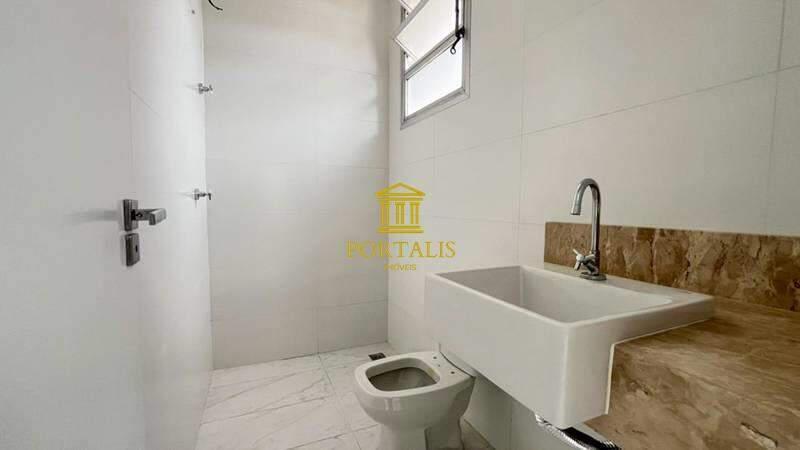 Cobertura, Centro, 2 Quartos, 0 Vaga, 4 Suítes