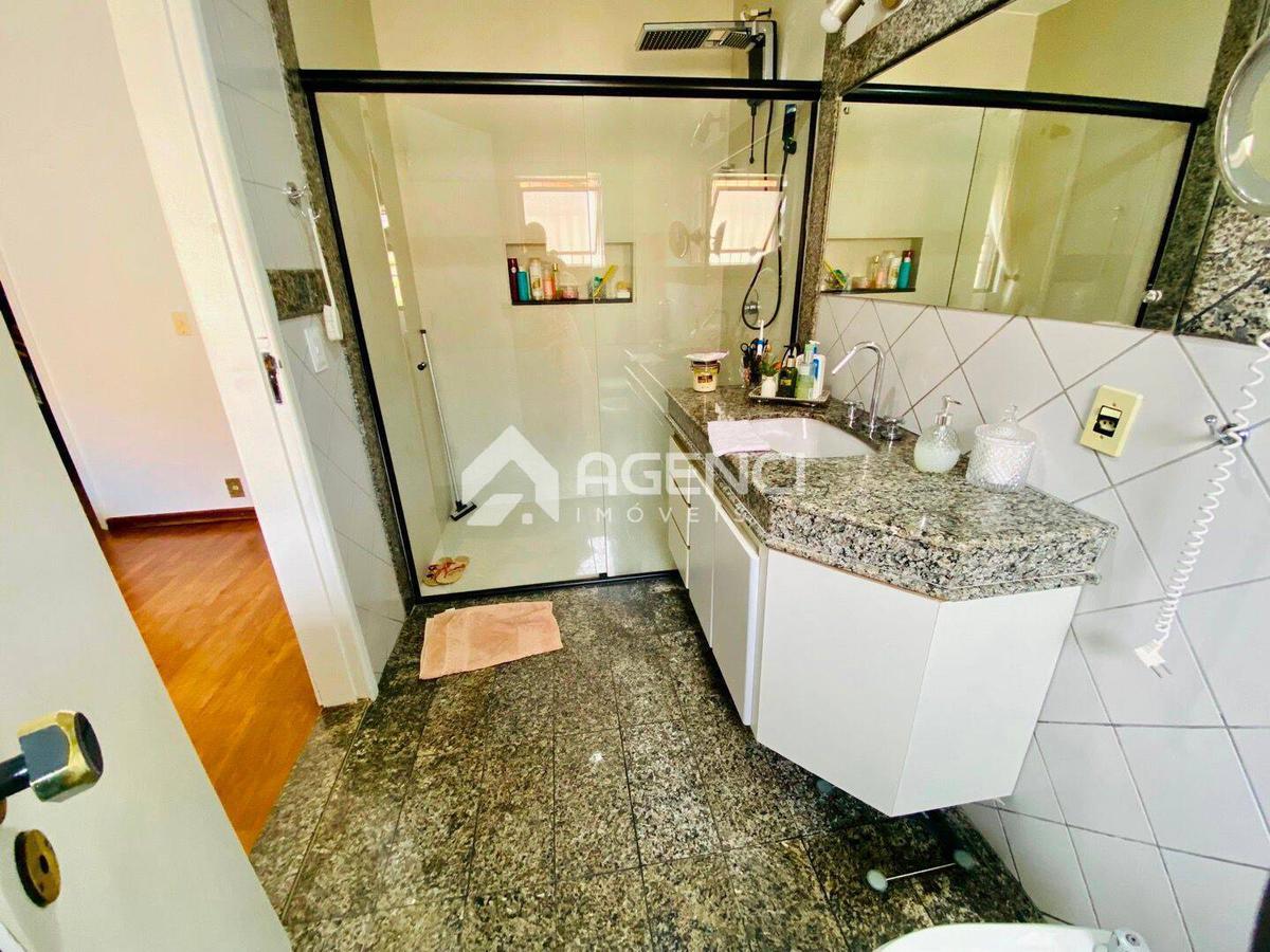 Casa, Bandeirantes (pampulha), 4 Quartos, 0 Vaga, 1 Suíte