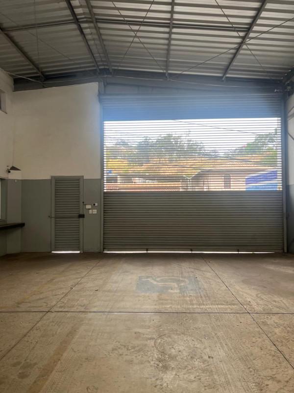 Galpão, Das Industrias I (barreiro), 0 Quarto, 0 Vaga
