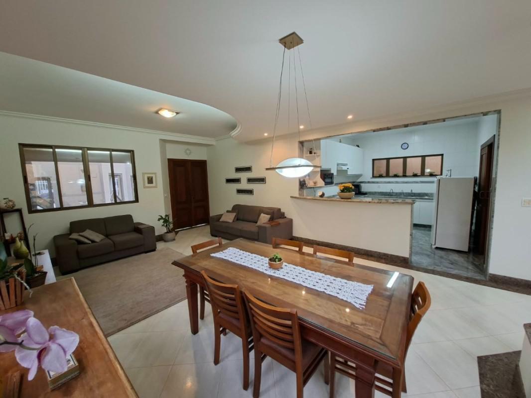Casa, Itapoã, 4 Quartos, 2 Vagas, 1 Suíte