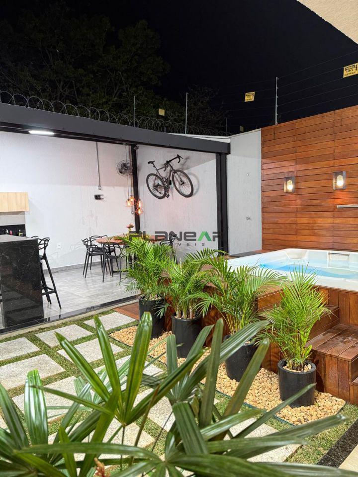 Casa, Europa, 3 Quartos, 4 Vagas, 1 Suíte