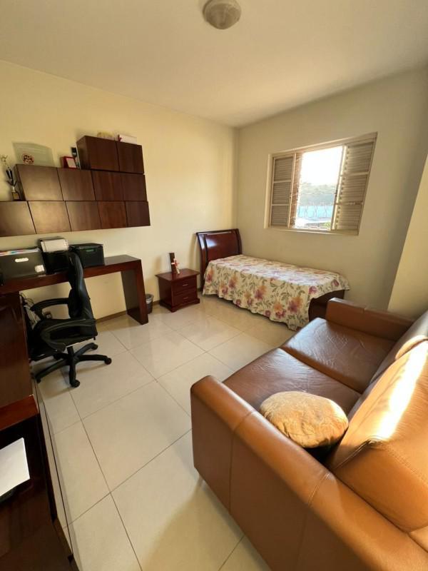 Casa, Arvoredo, 4 Quartos, 6 Vagas, 1 Suíte