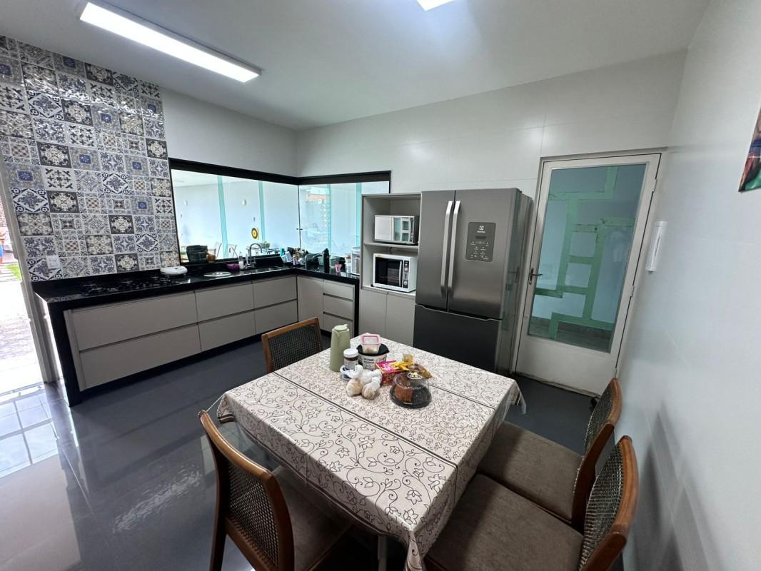 Casa, Parque Xangri-lá, 4 Quartos, 4 Vagas, 1 Suíte