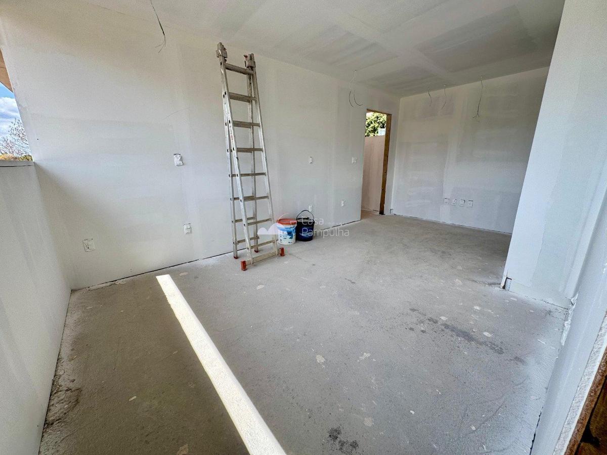 Casa, Trevo, 4 Quartos, 4 Vagas, 2 Suítes