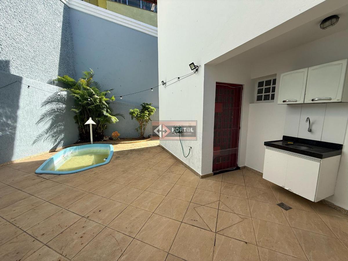 Casa, Itapoã, 3 Quartos, 4 Vagas, 1 Suíte