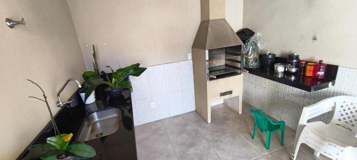 Casa, Cachoeirinha, 6 Quartos, 4 Vagas, 2 Suítes