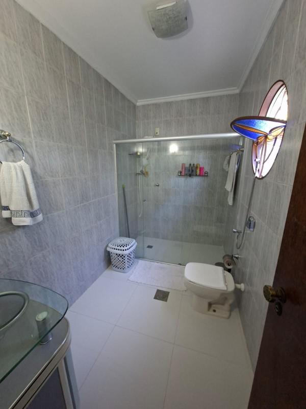 Casa, Letícia, 3 Quartos, 8 Vagas, 1 Suíte