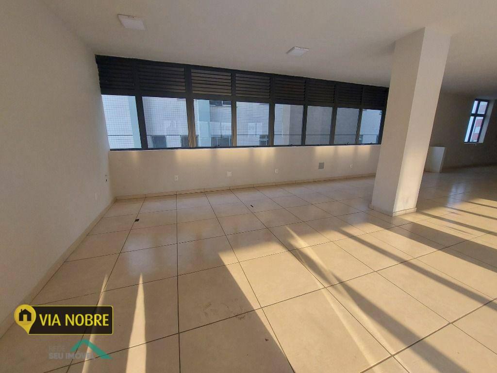 Sala, Funcionários