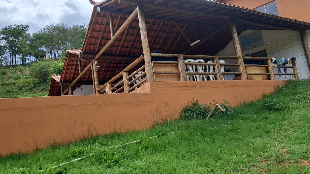 Fazenda, Ravena, 4 Quartos, 10 Vagas, 2 Suítes