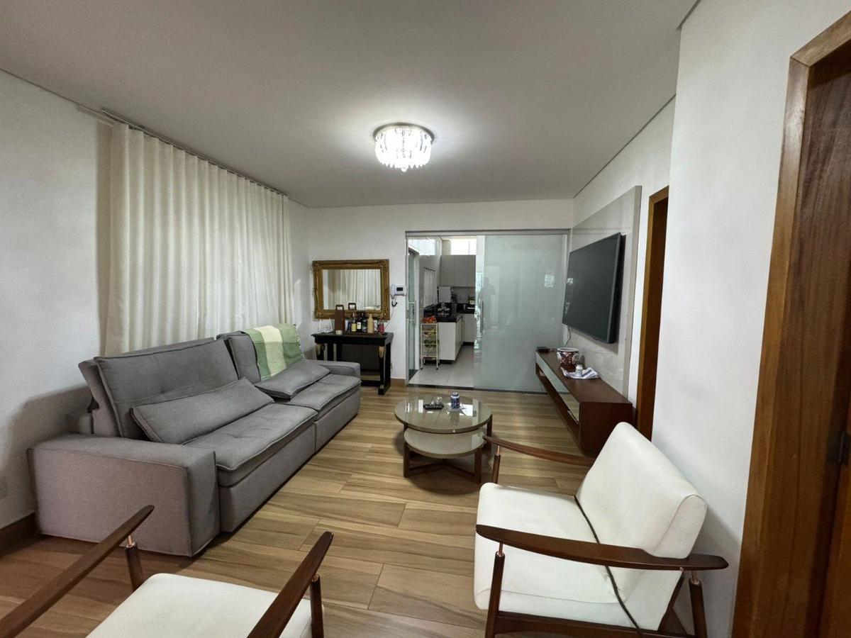 Casa, Floresta, 5 Quartos, 2 Vagas, 2 Suítes