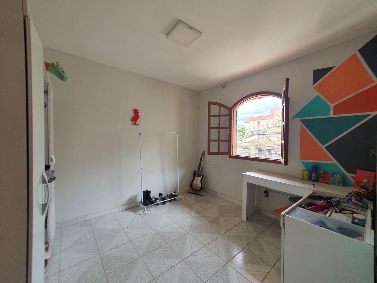 Casa, Nova Suíssa, 4 Quartos, 5 Vagas, 1 Suíte