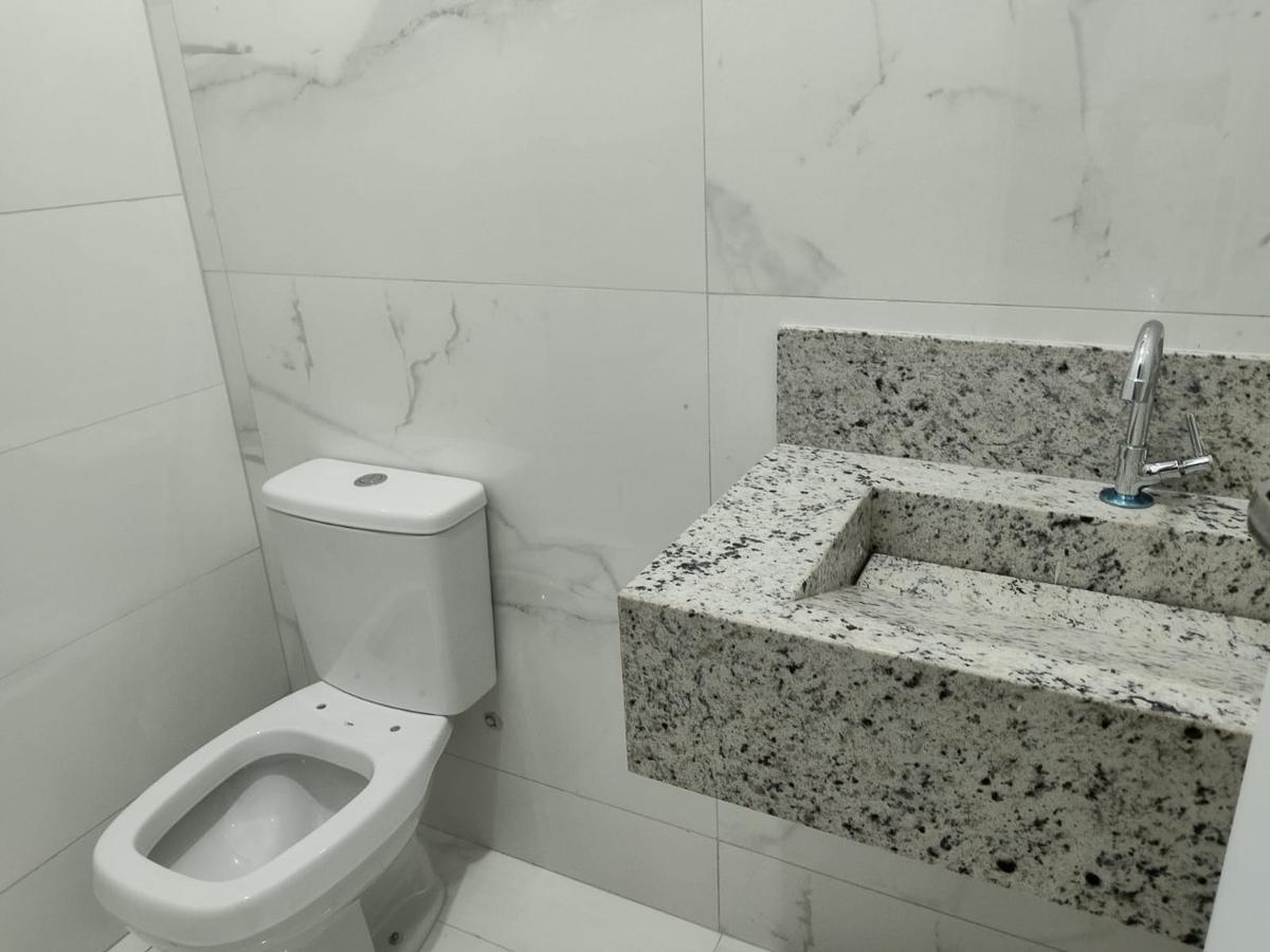 Casa, Floramar, 3 Quartos, 2 Vagas, 1 Suíte