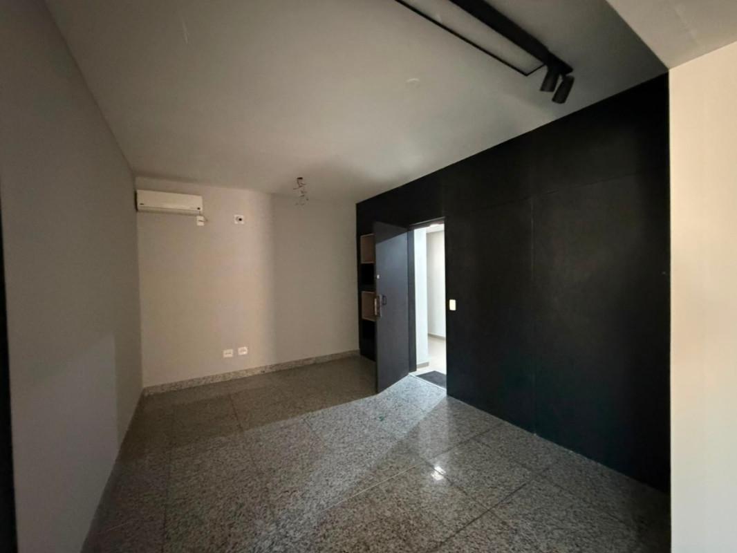 Sala, Barro Preto, 0 Quarto, 2 Vagas