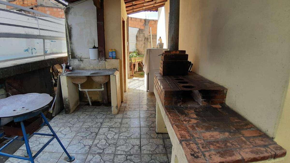 Casa, Jardim Laguna, 3 Quartos, 4 Vagas, 1 Suíte