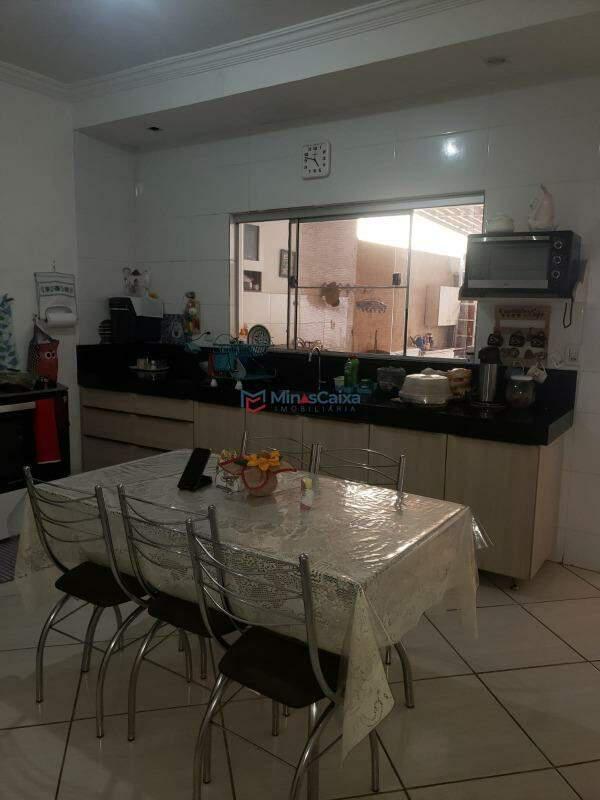 Casa, Primavera, 3 Quartos, 1 Vaga, 1 Suíte