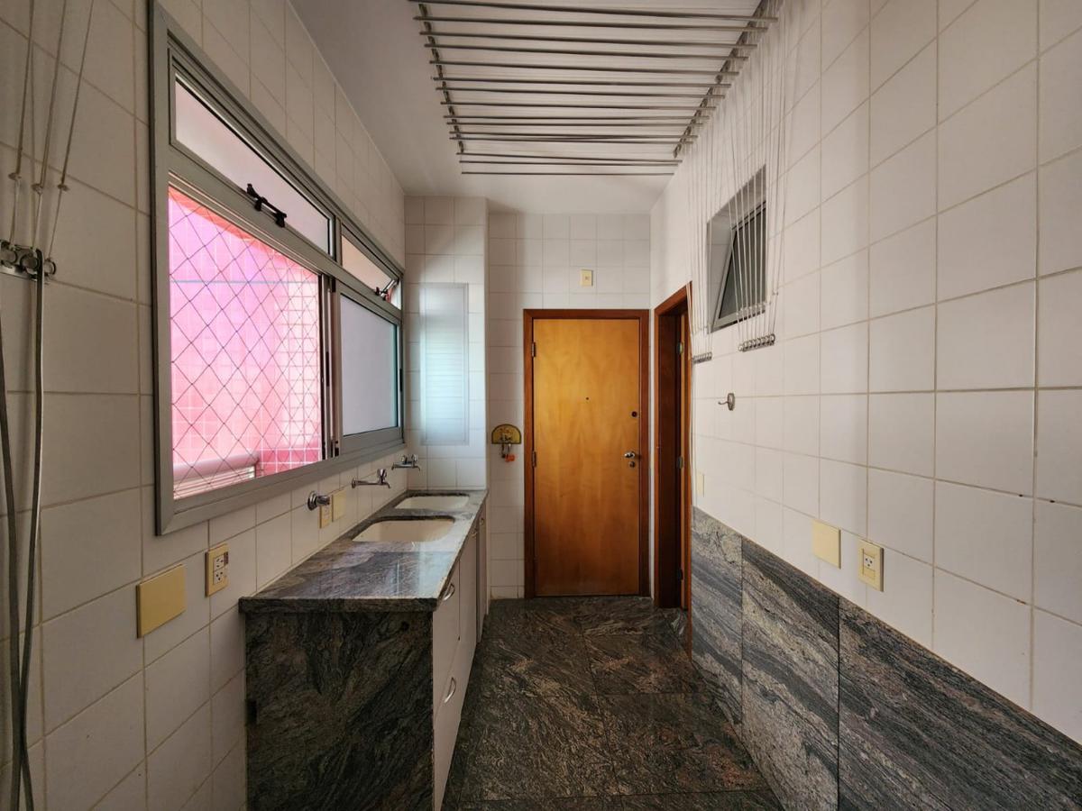 Apartamento, Funcionários, 4 Quartos, 3 Vagas, 2 Suítes