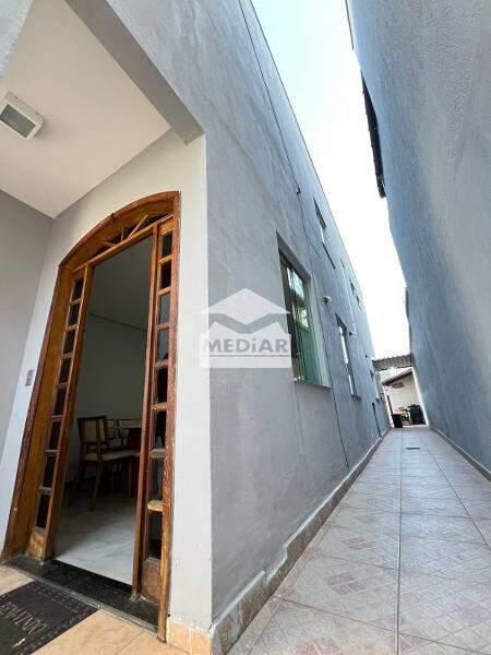 Casa Comercial, Dona Clara, 3 Quartos, 2 Vagas, 1 Suíte