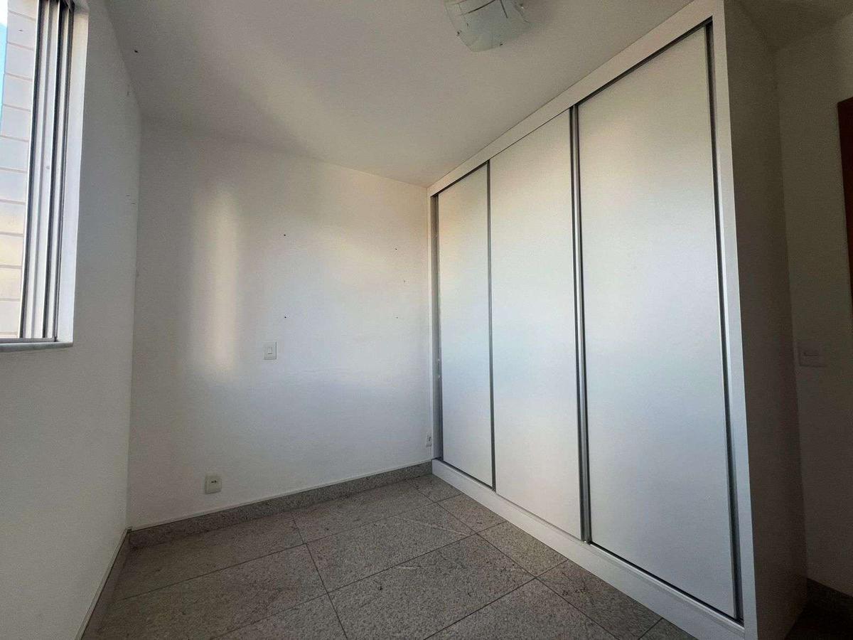Apartamento, Sagrada Família, 3 Quartos, 2 Vagas, 1 Suíte