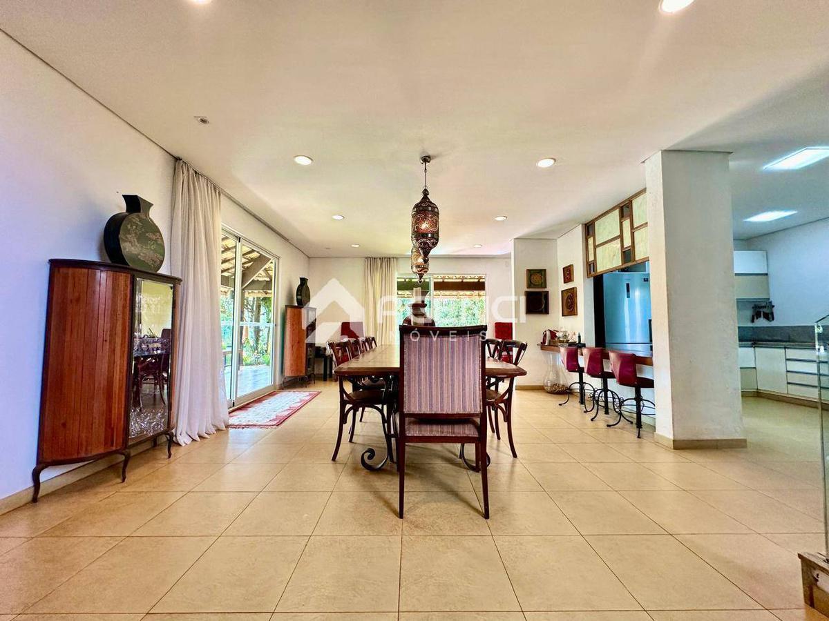 Casa, Jardim Canadá, 5 Quartos, 0 Vaga, 1 Suíte