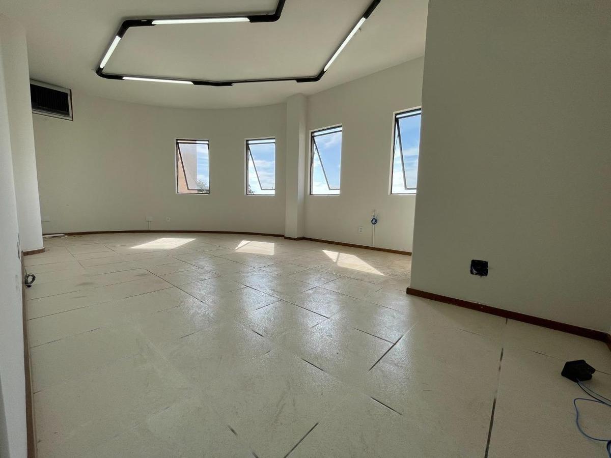 Sala, Luxemburgo, 0 Quarto, 0 Vaga