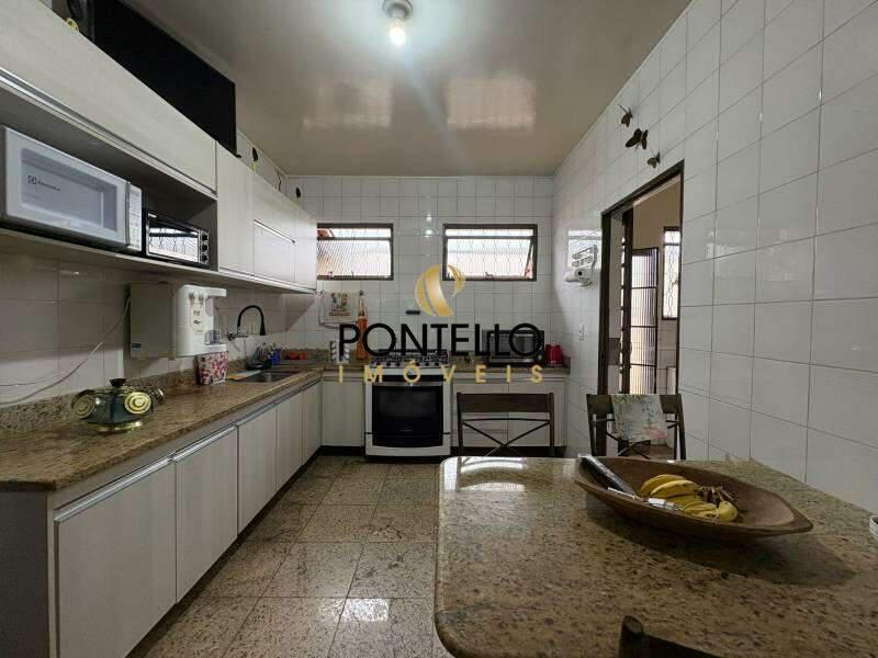 Casa, Dona Clara, 3 Quartos, 4 Vagas, 1 Suíte