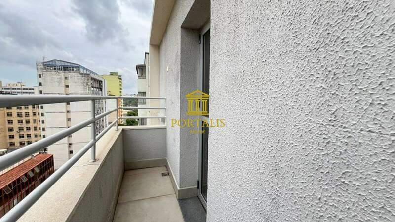 Cobertura, Centro, 2 Quartos, 0 Vaga, 4 Suítes