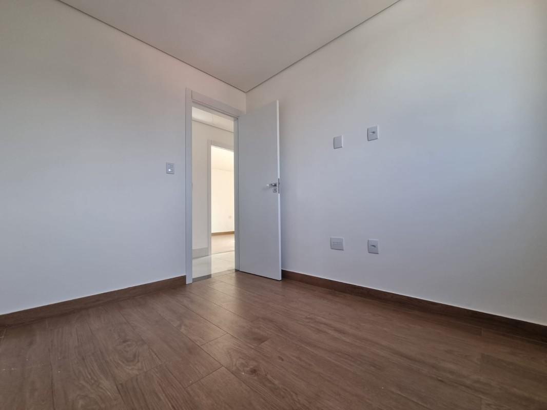 Cobertura, Jardim Riacho das Pedras, 3 Quartos, 4 Vagas, 1 Suíte