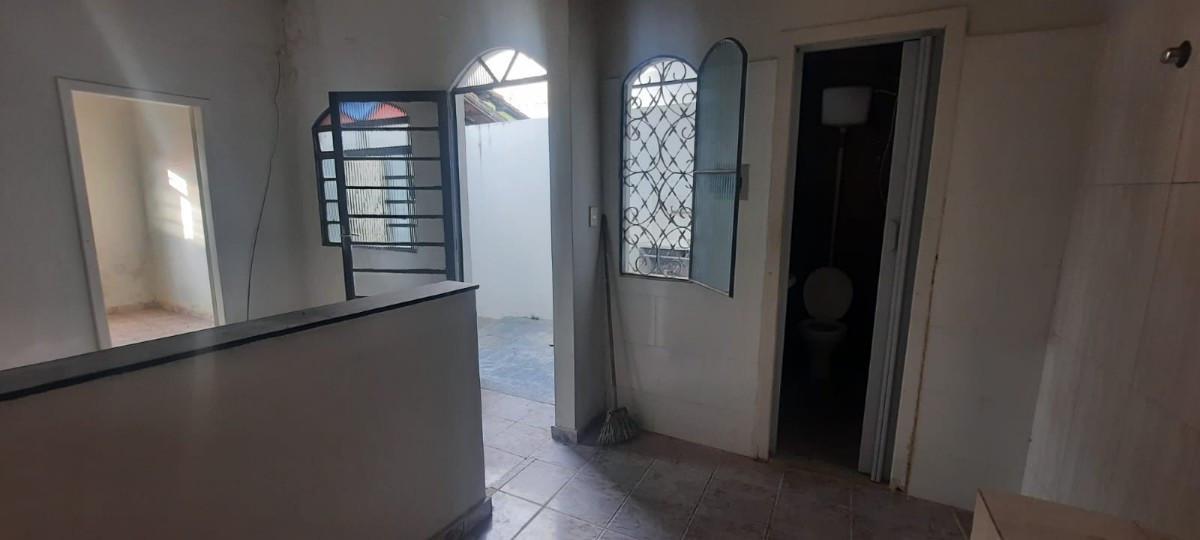 Casa, Cachoeirinha, 1 Quarto, 0 Vaga