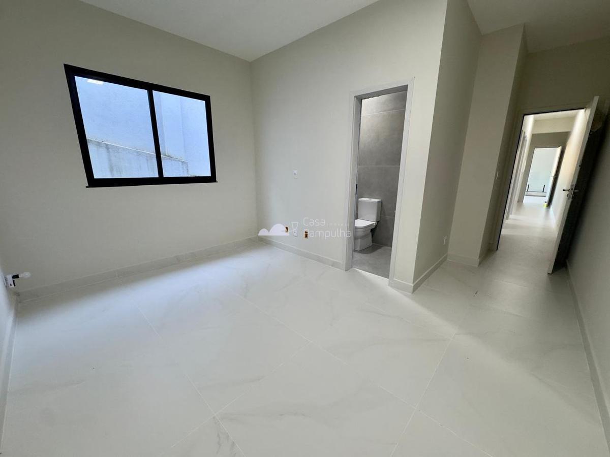 Casa, Trevo, 3 Quartos, 2 Vagas, 1 Suíte