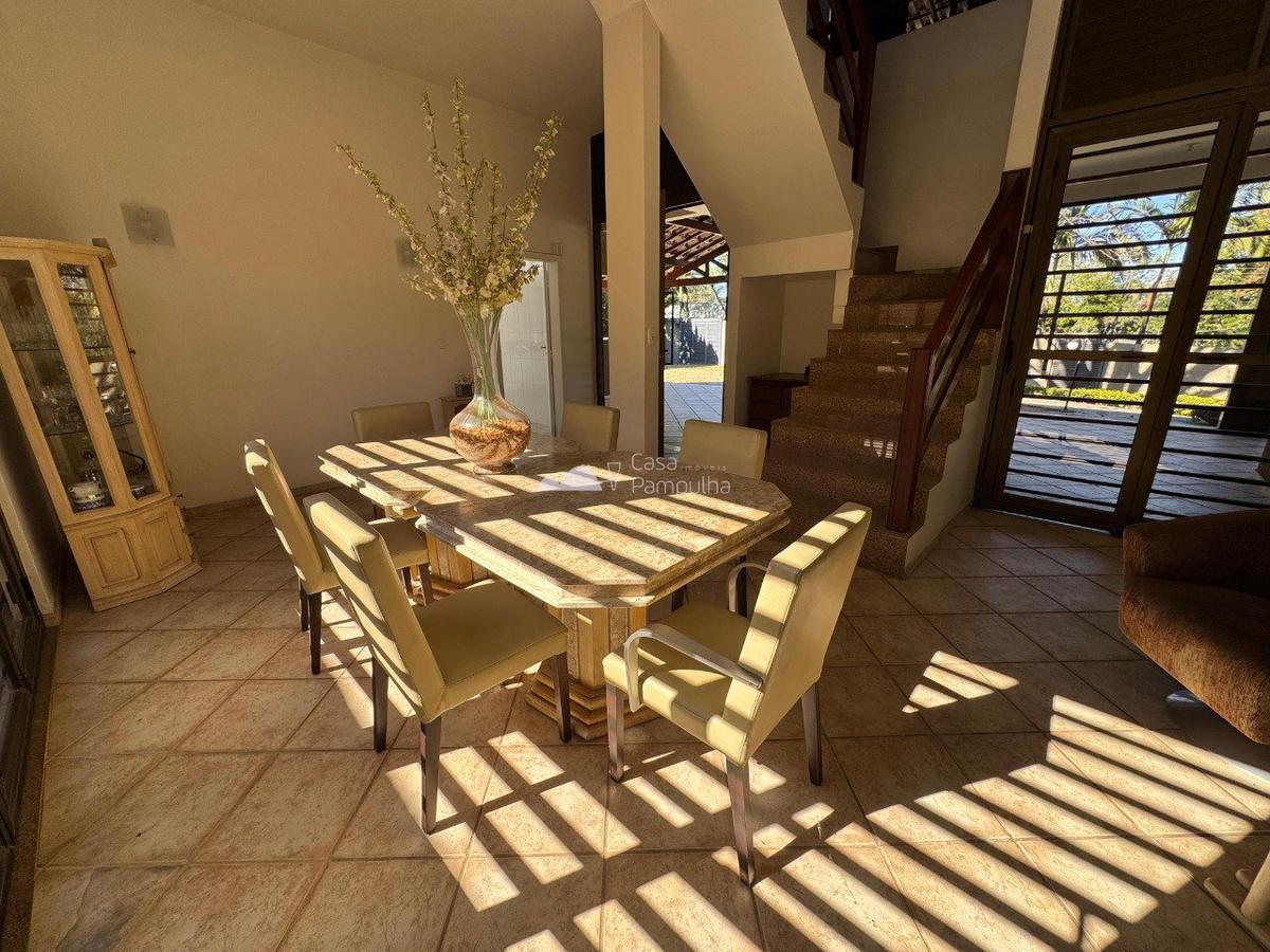 Casa, Trevo, 3 Quartos, 10 Vagas, 3 Suítes