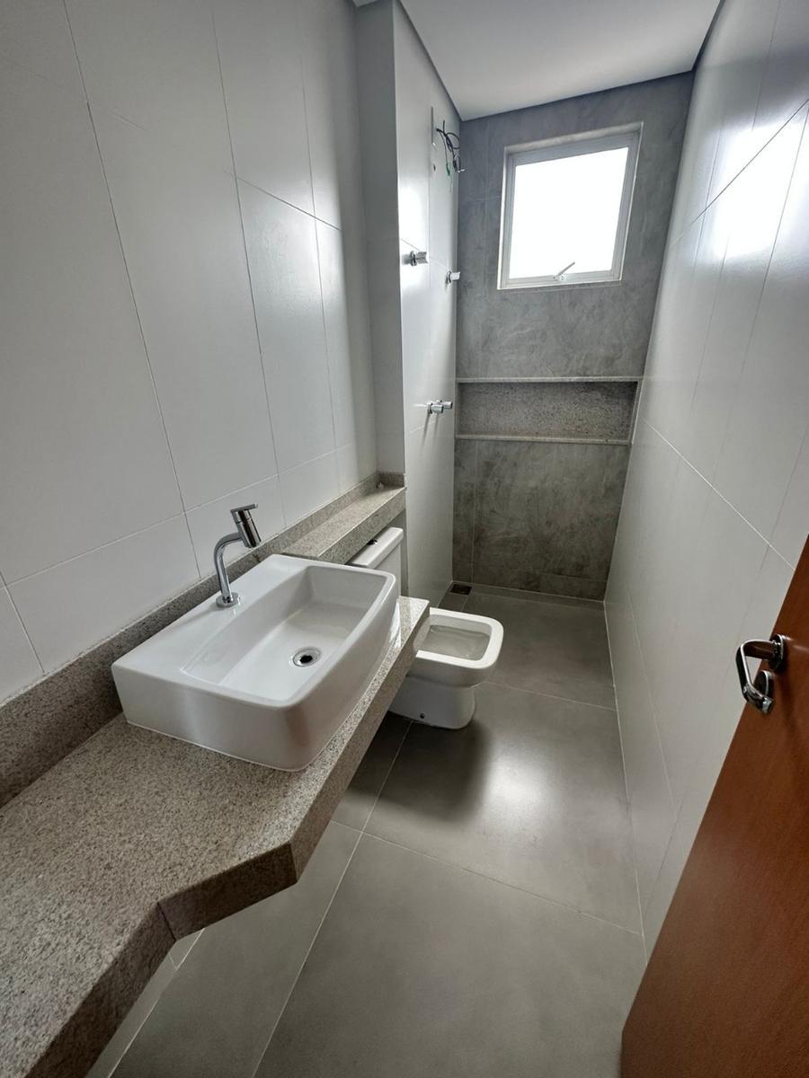 Apartamento, Serrano, 4 Quartos, 3 Vagas, 1 Suíte