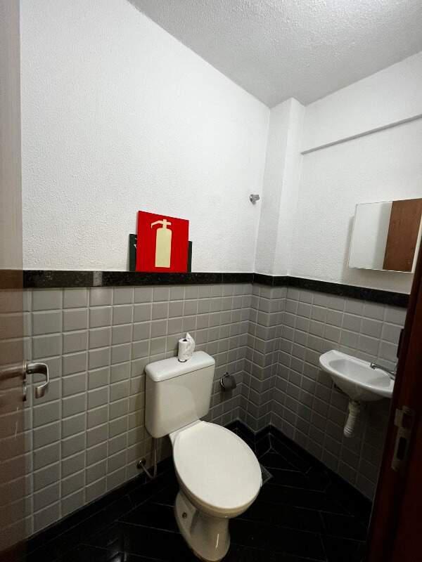 Loja, Vila da Serra, 1 Vaga
