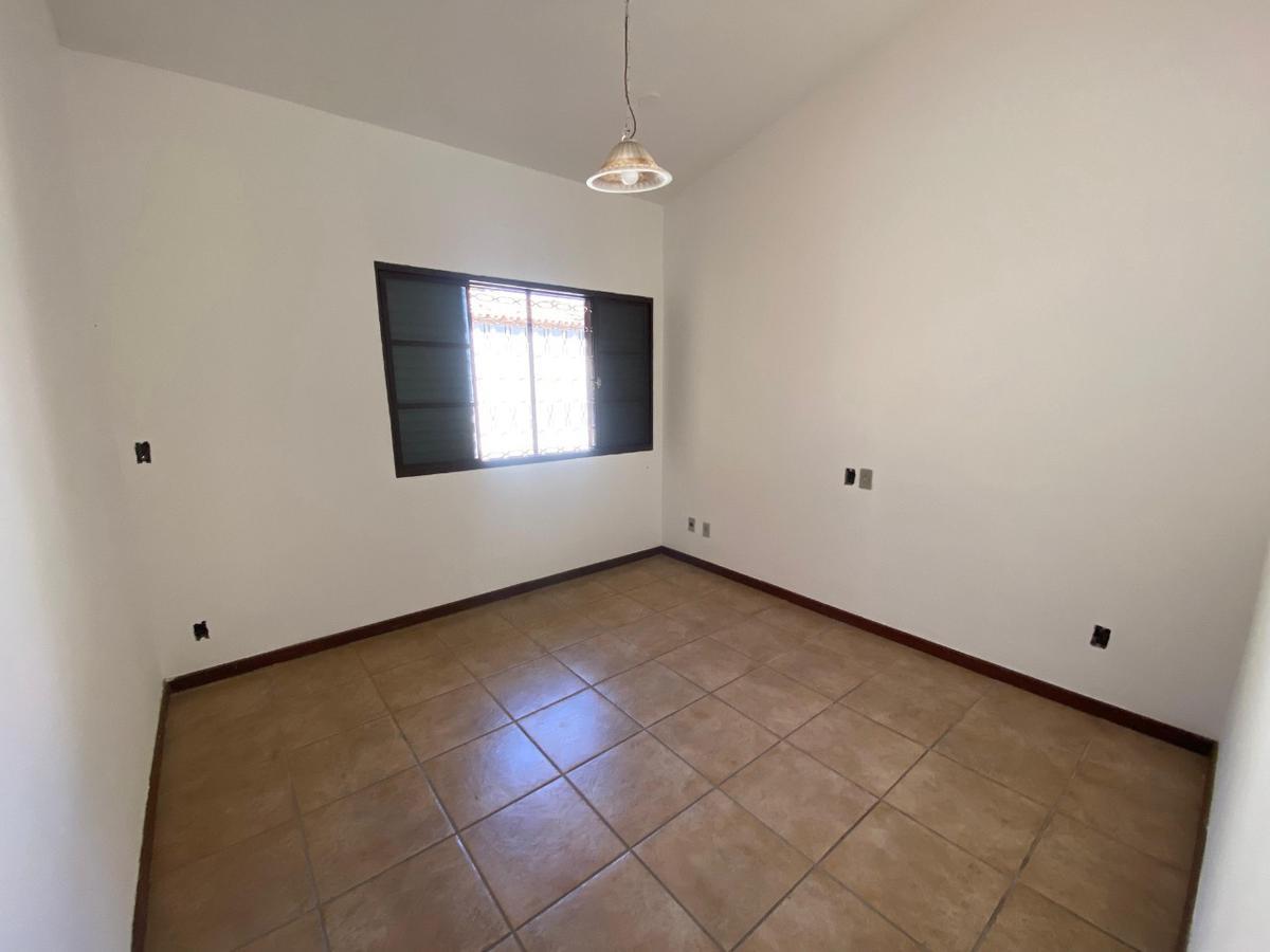 Casa, Nacional, 4 Quartos, 4 Vagas, 2 Suítes