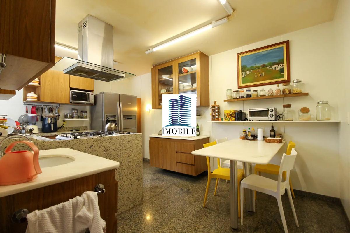 Casa, Serra, 4 Quartos, 5 Vagas, 1 Suíte