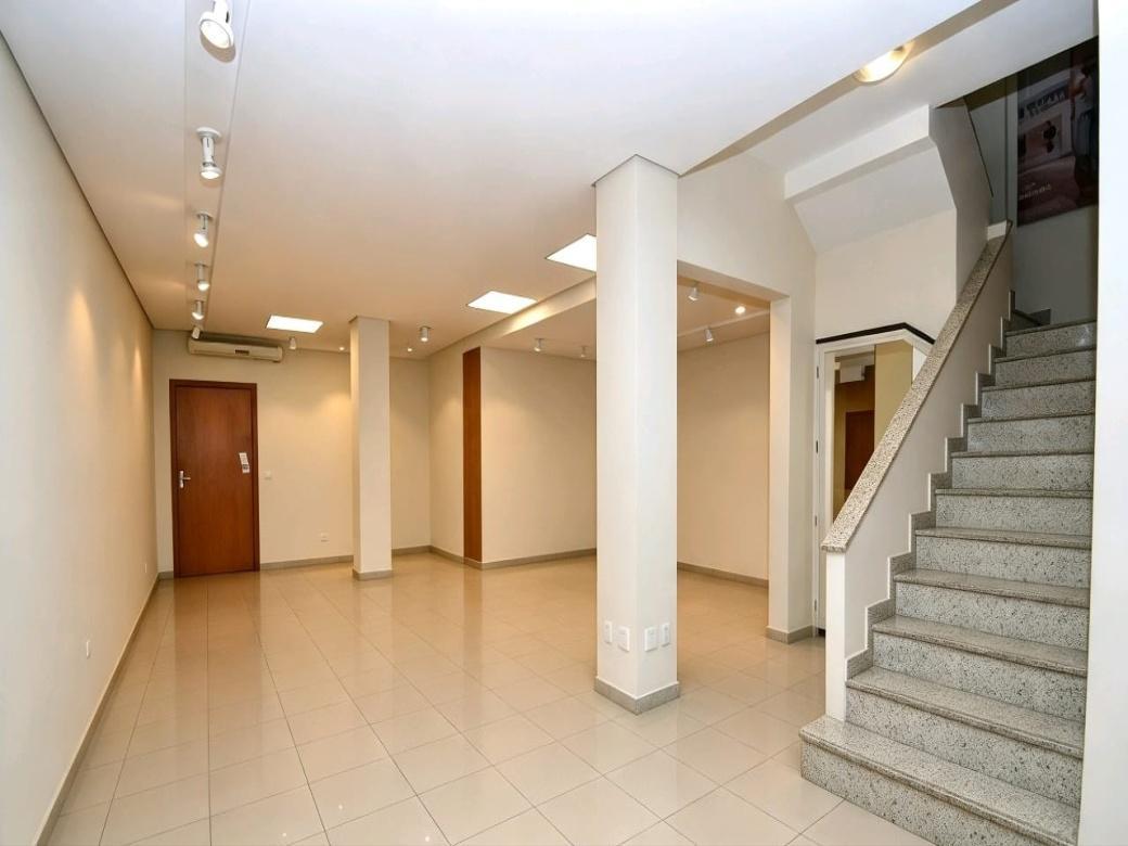 Casa Comercial, Funcionários, 5 Quartos