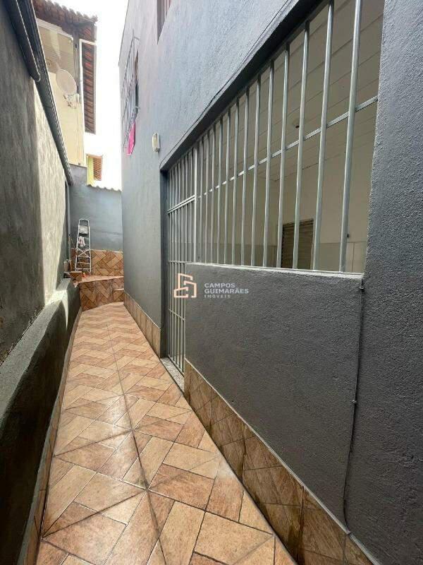 Casa, Ressaca, 2 Quartos, 1 Vaga