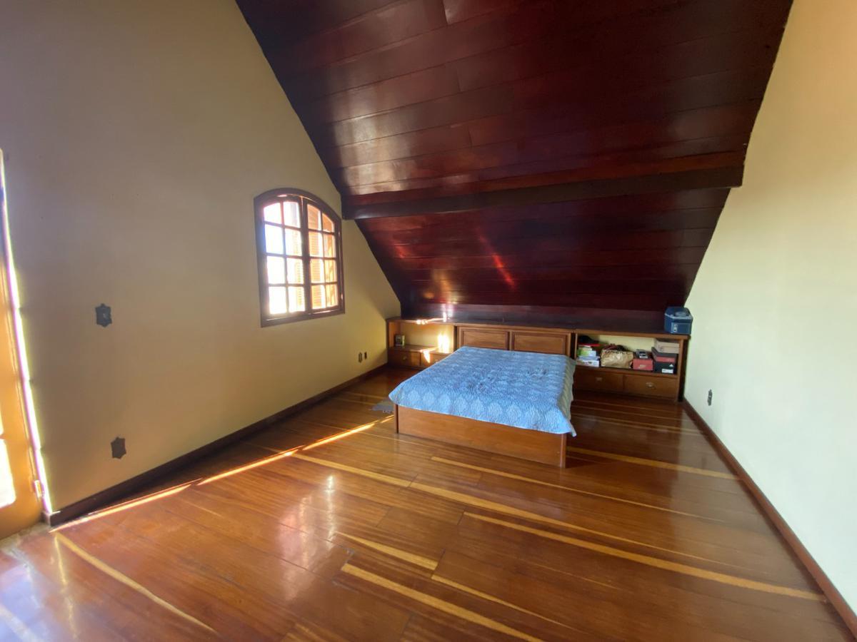 Casa, Vila Pérola, 4 Quartos, 5 Vagas, 1 Suíte
