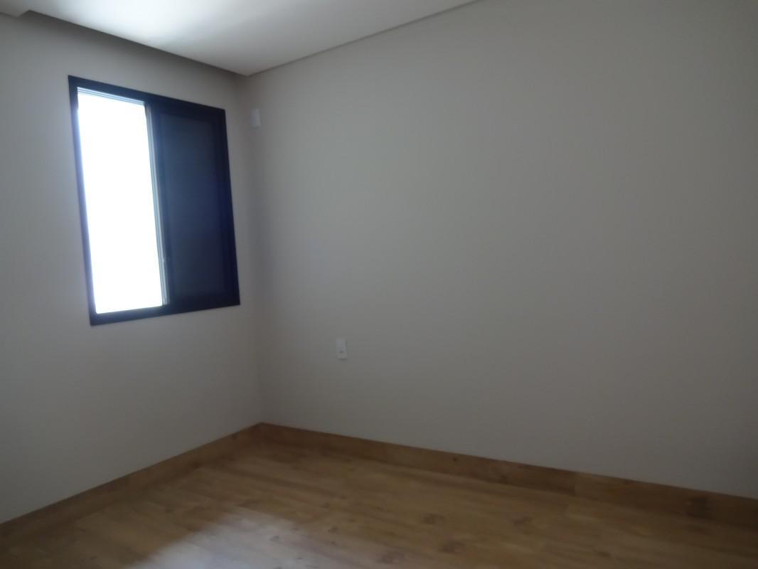 Casa, Jaraguá, 4 Quartos, 3 Vagas, 1 Suíte