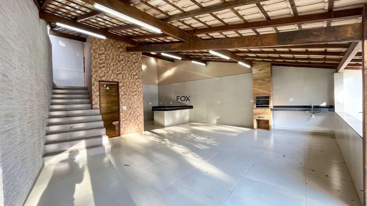 Casa, Estoril, 3 Quartos, 6 Vagas, 1 Suíte