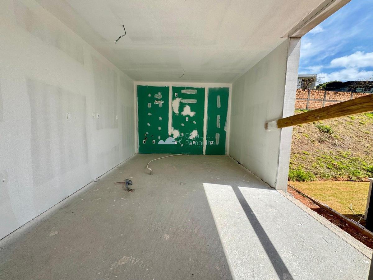 Casa, Trevo, 4 Quartos, 4 Vagas, 2 Suítes