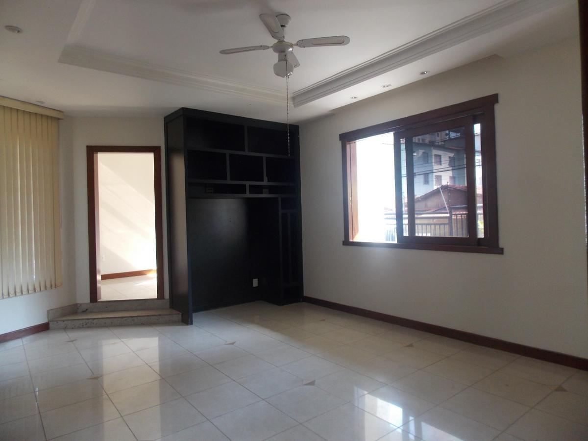 Casa, Havaí, 4 Quartos, 8 Vagas, 2 Suítes