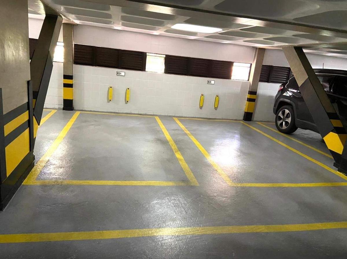 Sala, Savassi, 0 Quarto, 2 Vagas