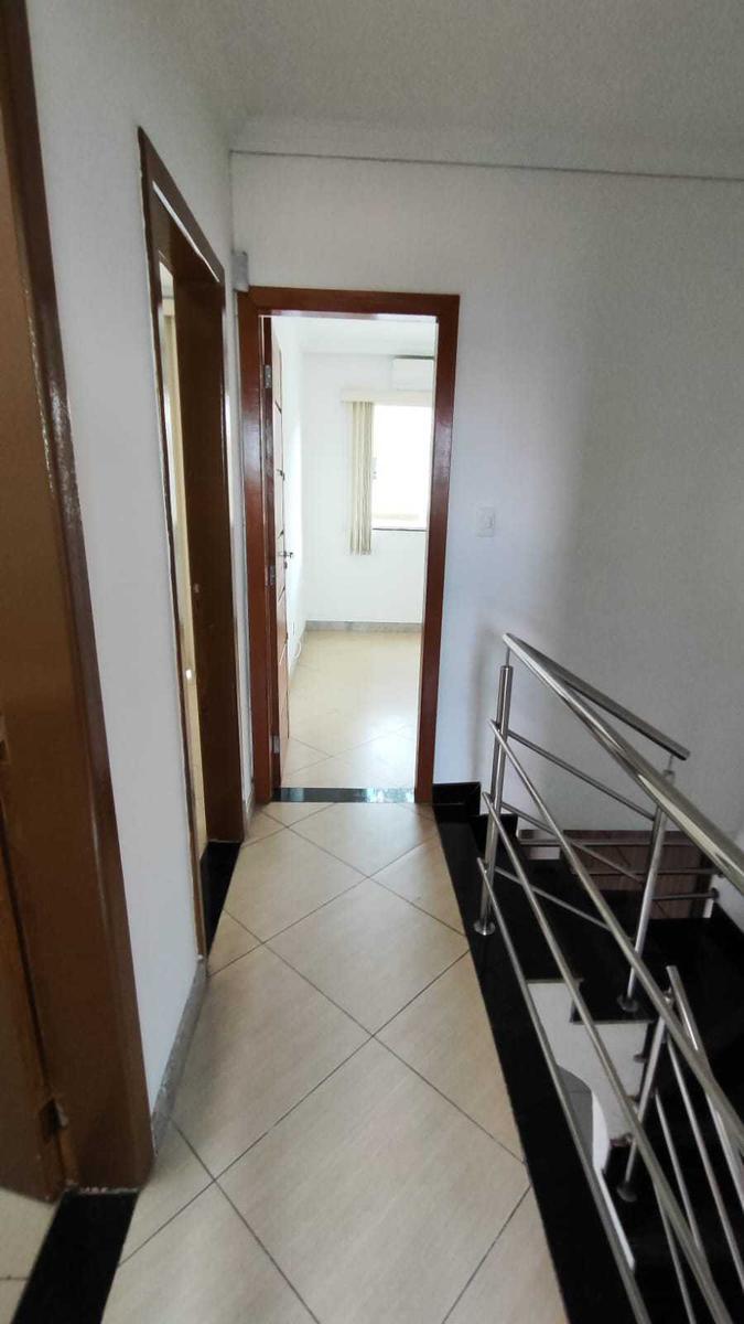 Casa, Cabral, 3 Quartos, 2 Vagas, 1 Suíte