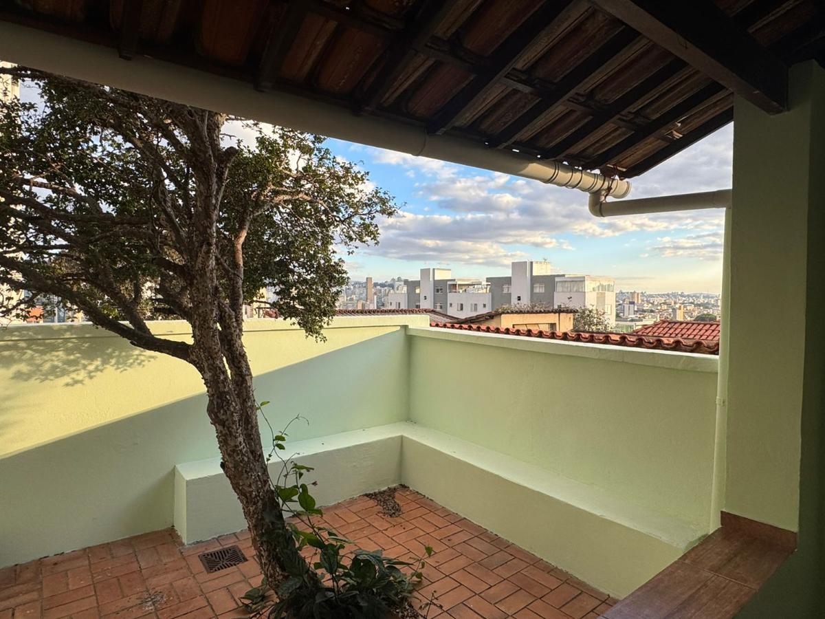 Casa, Colégio Batista, 5 Quartos, 1 Vaga, 1 Suíte