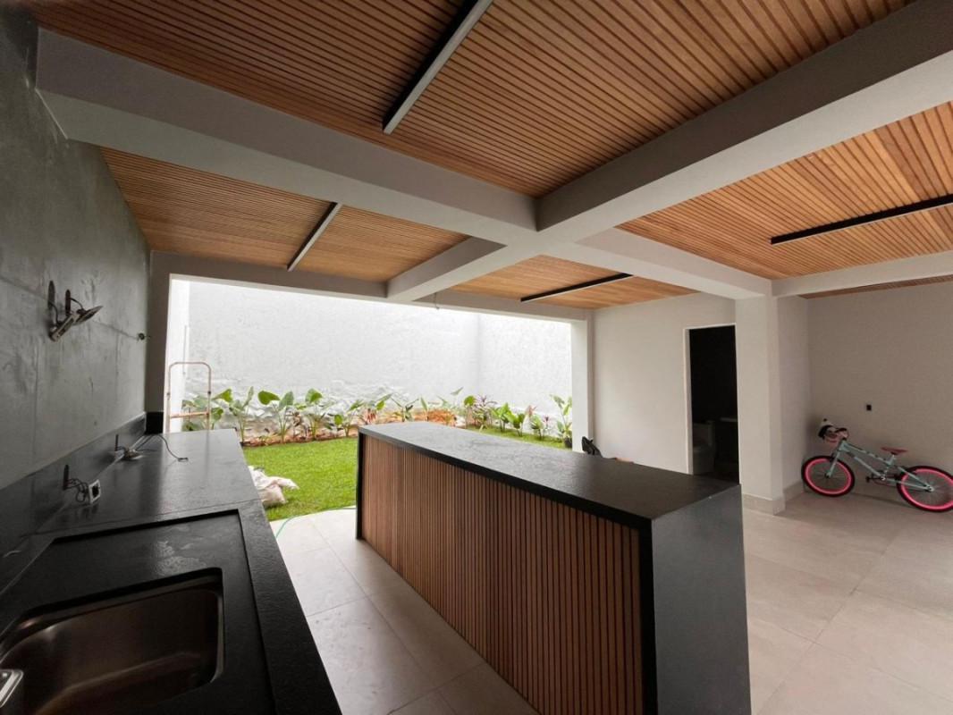 Casa, Nova Granada, 5 Quartos, 4 Vagas, 2 Suítes