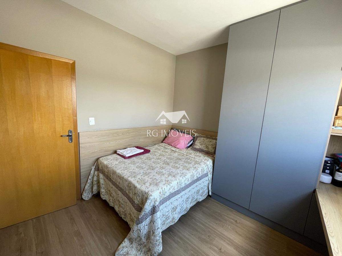 Casa, Santa Helena (barreiro), 3 Quartos, 2 Vagas, 1 Suíte