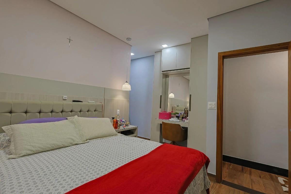 Casa, Santa Lúcia, 4 Quartos, 3 Vagas, 2 Suítes