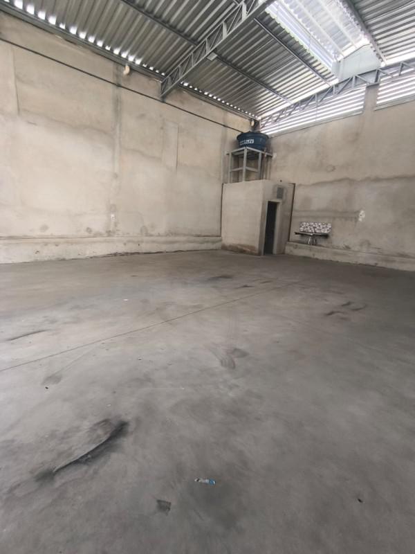 Galpão, Serrano, 0 Quarto, 8 Vagas