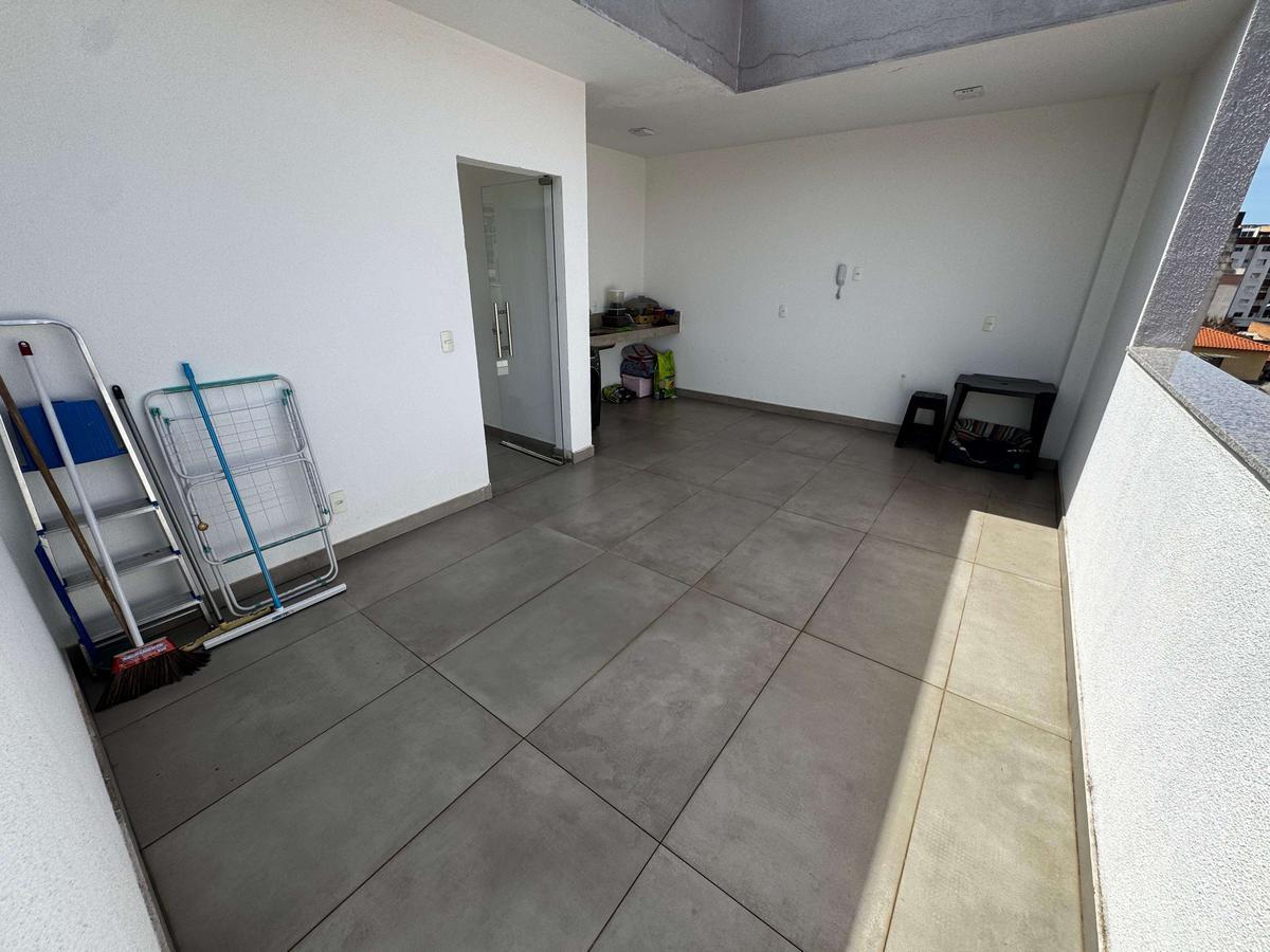 Cobertura, Sagrada Família, 2 Quartos, 2 Vagas, 1 Suíte